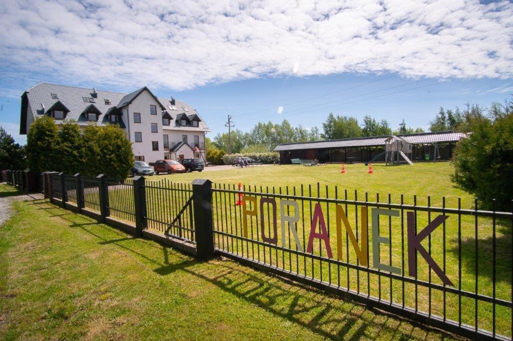 ビチェ Poranek Bed & Breakfast エクステリア 写真